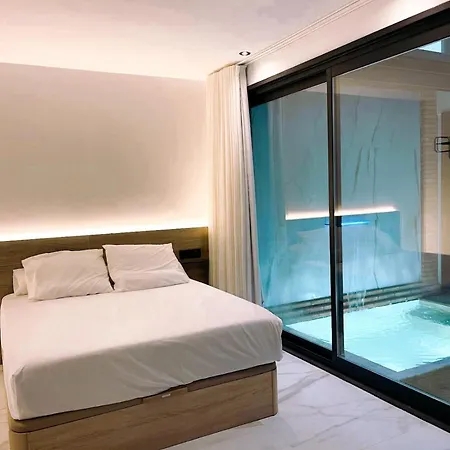 Turisticos Boutique Con Jacuzzi * 科爾多瓦