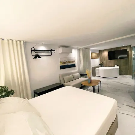 Turisticos Boutique Con Jacuzzi Lägenhet *