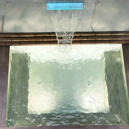 Turisticos Boutique Con Jacuzzi Lägenhet *