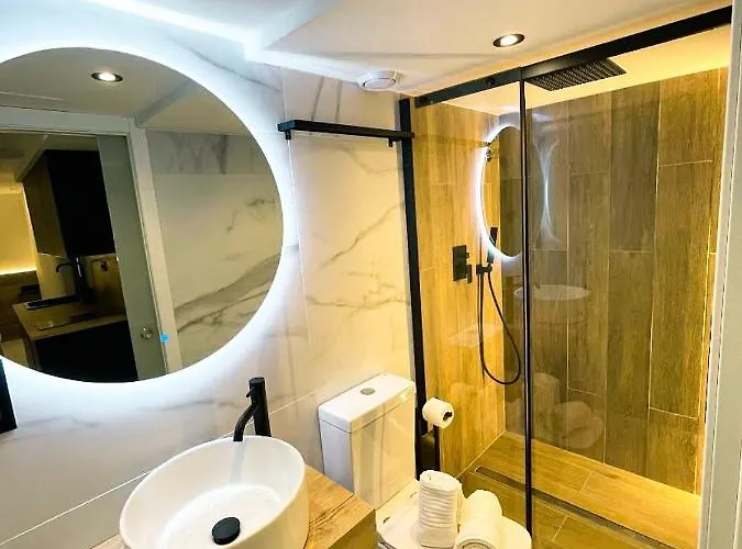 Turisticos Boutique Con Jacuzzi דירה