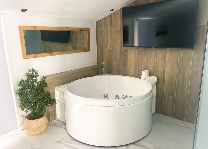 Turisticos Boutique Con Jacuzzi דירה